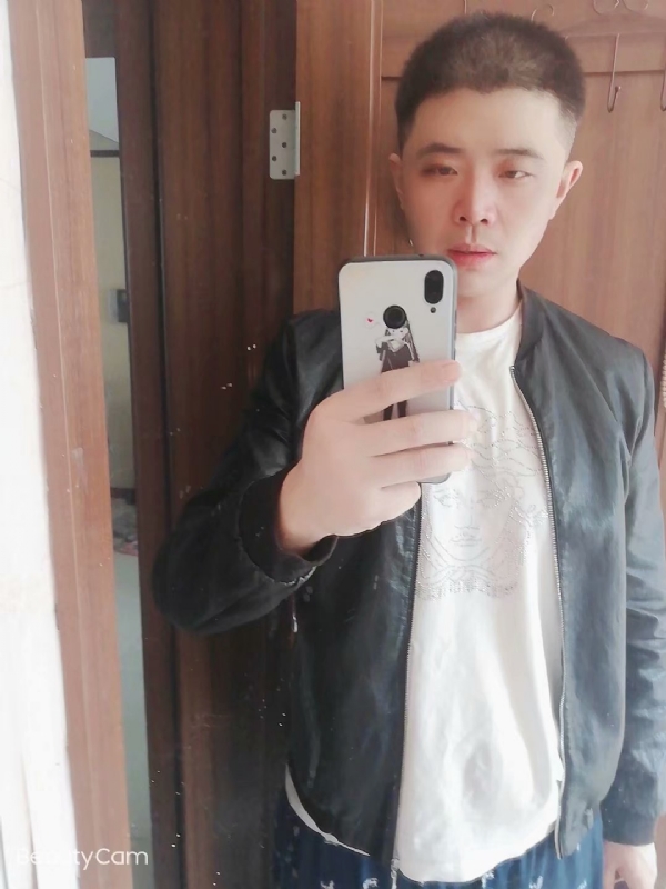 米饭班主的第一张照片--乌鲁木齐闪婚服务中心