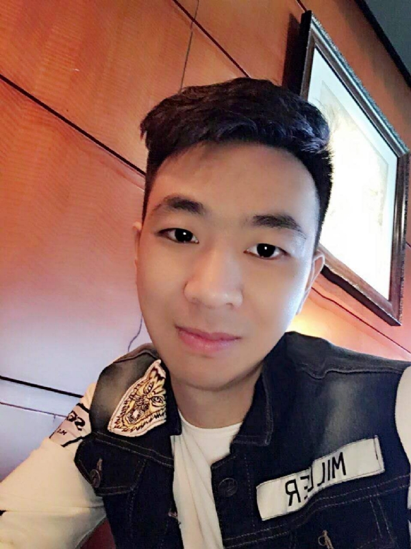 滞后的微笑的第三张照片--乌鲁木齐闪婚服务中心