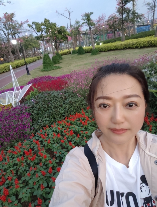 m云朵的第一张照片--乌鲁木齐闪婚服务中心
