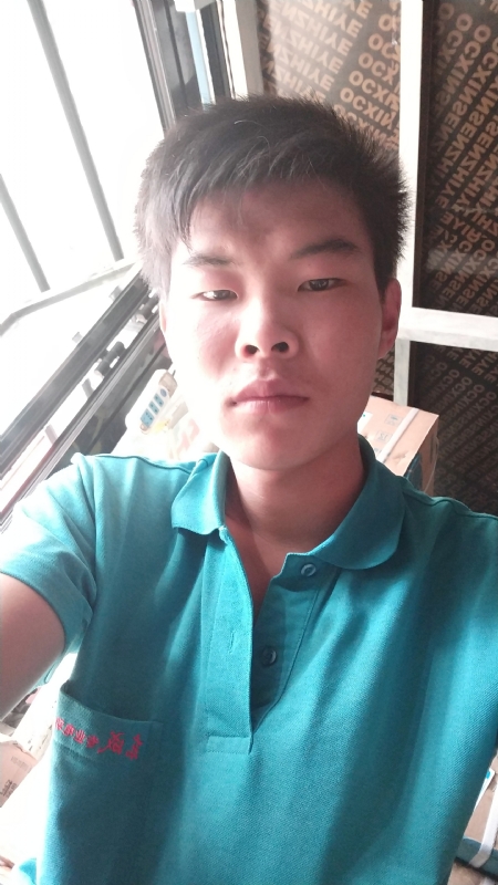 平凡的第一张照片--乌鲁木齐闪婚服务中心